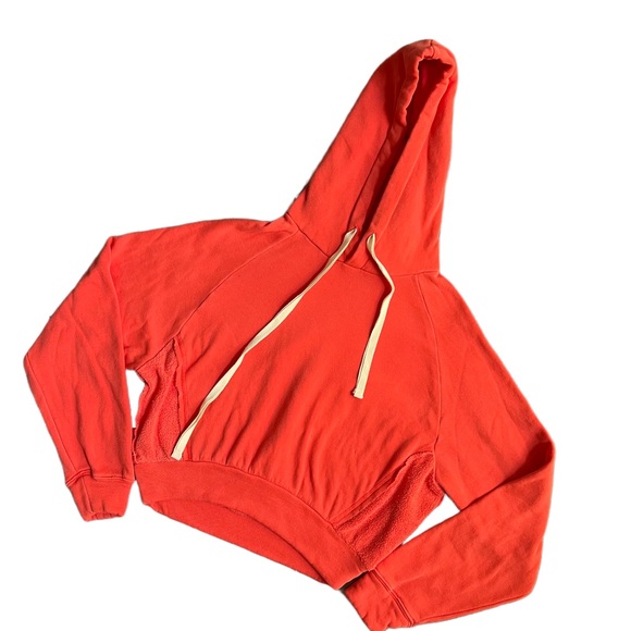 FOREVER 21 RED REWORKED CROPPED FLEECE RAGLAN PULLOVER HOODIE SIZE SMALL - Picture 4 of 9